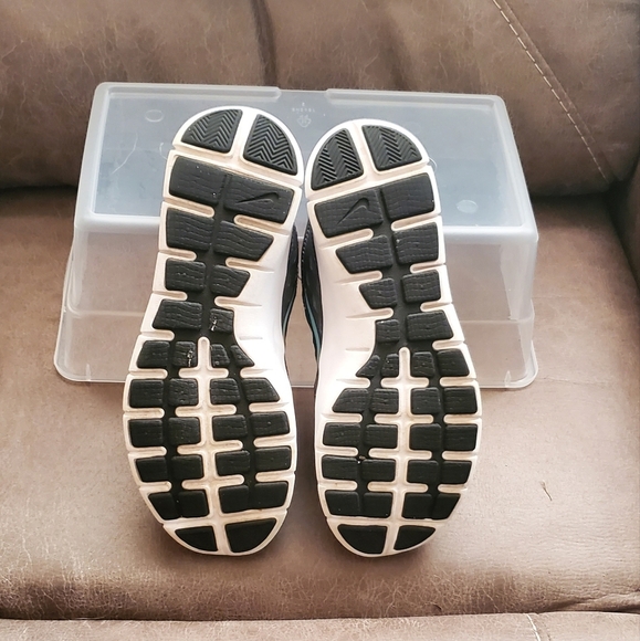 Nike Athletic Shoes - Picture 4 of 5